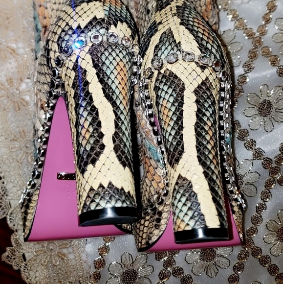 BRAND NEW AUTHENTIC GUCCI ANKLE BOOTS - Picture 5 of 6